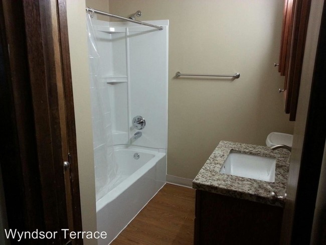 Building Photo - 4112 Westbrook Dr