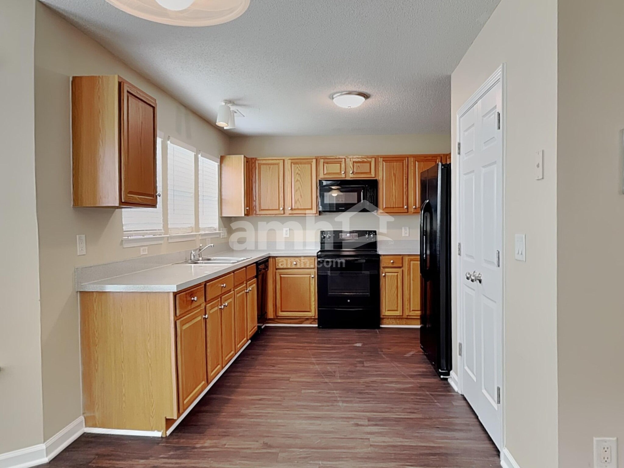 Building Photo - 3646 Sunset Hollow Dr