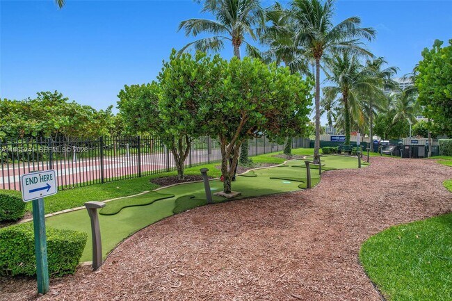 Building Photo - 4775 Collins Ave