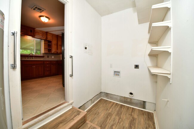 Building Photo - 3707 E 29th St