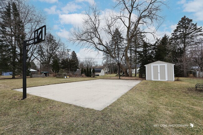 Building Photo - 15417 W Fair Ln