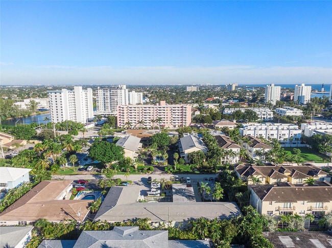 Building Photo - 3230 NE 13th St
