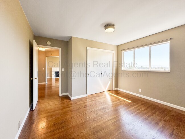 Building Photo - 7019 Outlook Ave