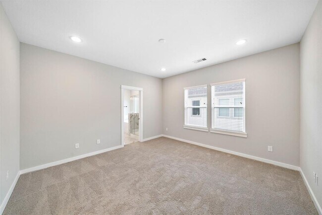 Building Photo - 8474 Berry Grn Ln