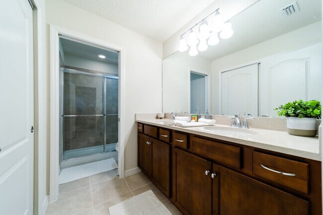 Building Photo - 2422 Dubai St