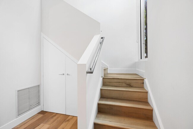 Building Photo - 775 NE 4th Ave