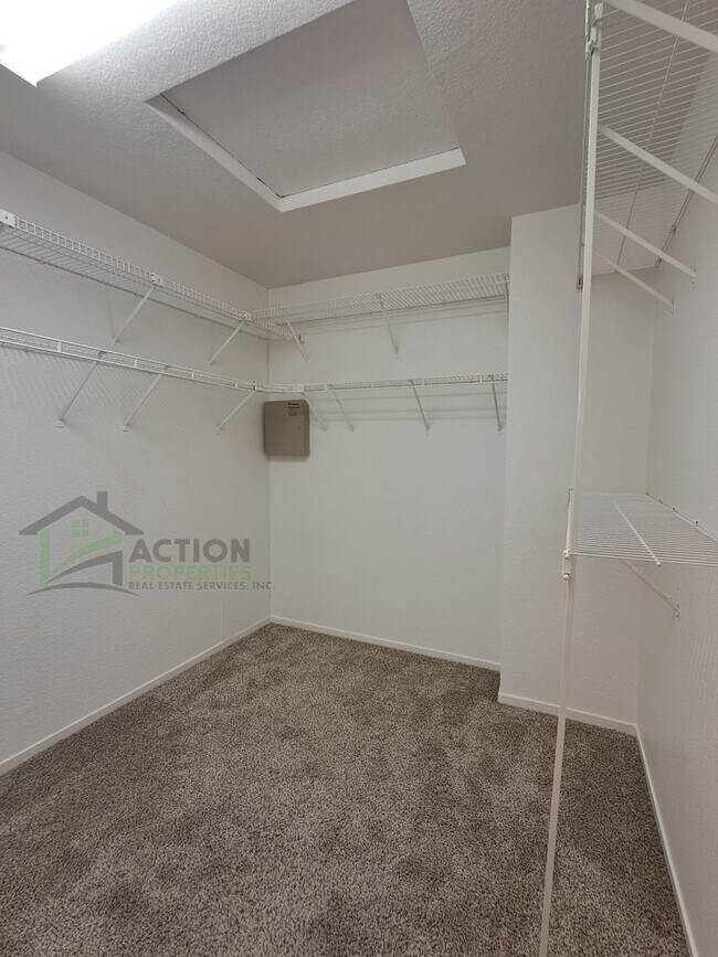 Building Photo - 3835 Hunters Glen Pl