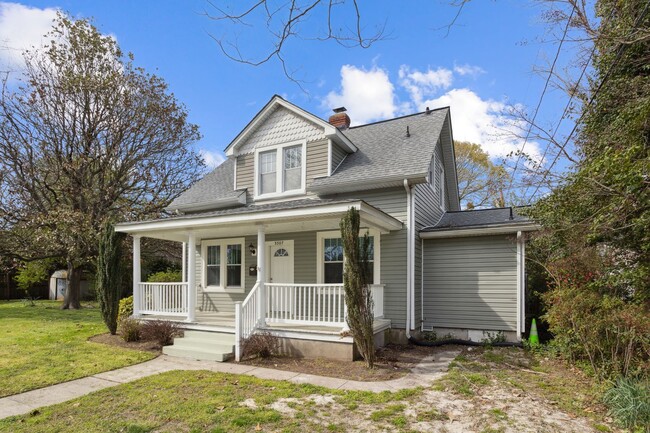 Building Photo - 3307 Kenmore Dr