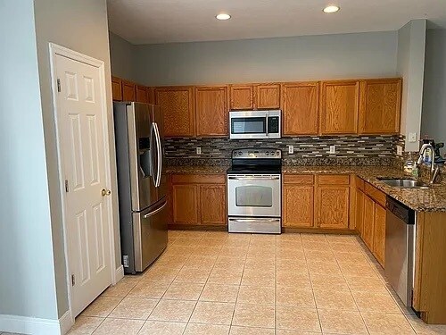 Building Photo - 6563 Marlberry Way