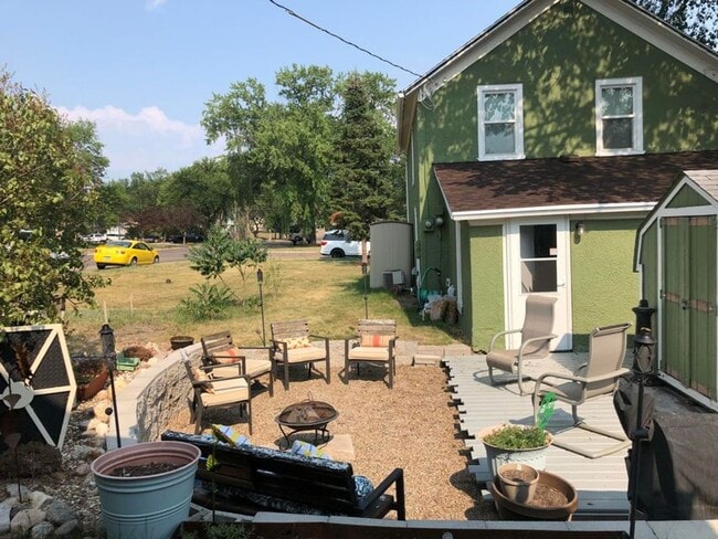 Building Photo - 802 3rd Ave SE