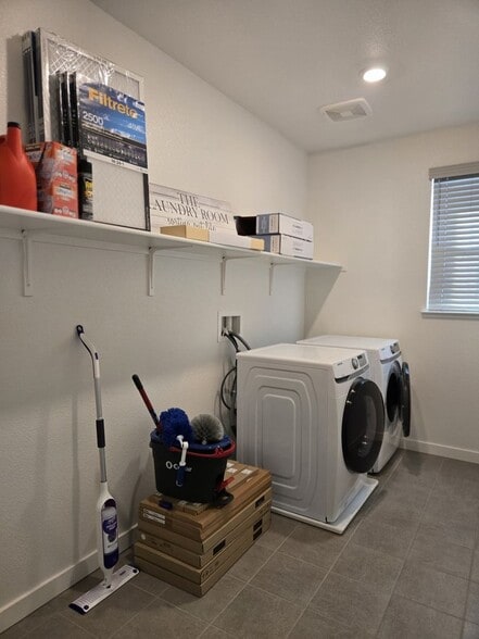 Building Photo - 2413 Village Square Blvd