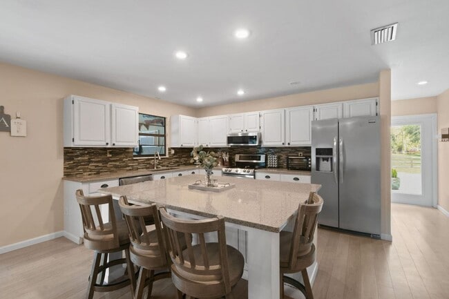 Building Photo - 15739 75th Way N