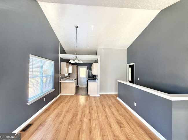 Building Photo - 1042 Kennesborough Rd NW