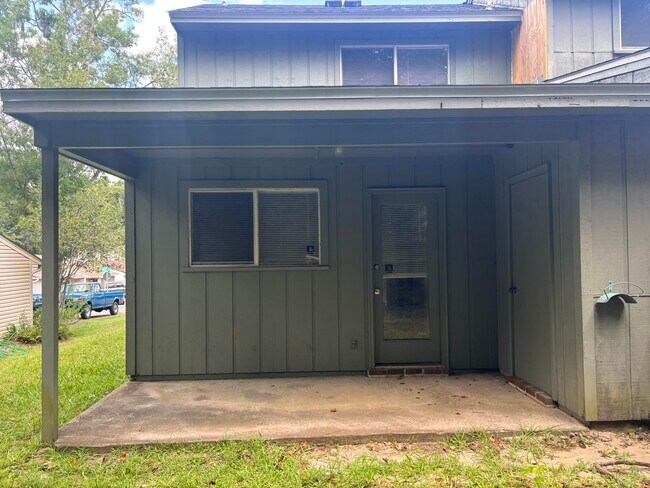 Building Photo - 2901 Richview Park Cir S