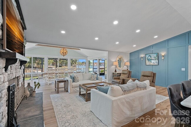 Building Photo - 18026 Whispering Oaks Dr