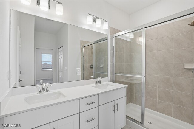 Building Photo - 2870 Blossom Wy