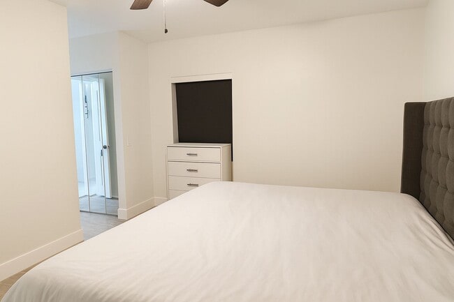 Building Photo - 4205 Hayes St