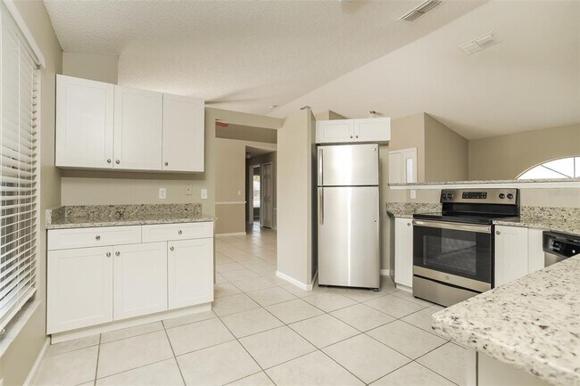 Building Photo - 557 Oak Branch Cir