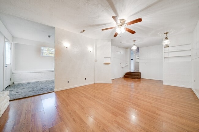 Building Photo - 106 Bluewater Dr
