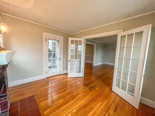Building Photo - 52 Edgecliff Rd