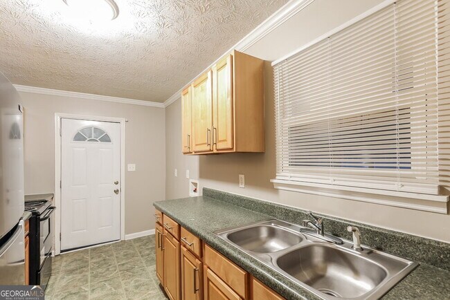 Building Photo - 3560 Satellite Blvd