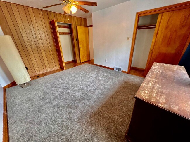 Building Photo - 212 N Highland Ave