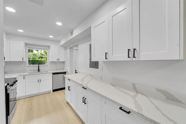 Building Photo - 6200 NW 44th St