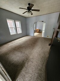 Building Photo - 515 E 5th St