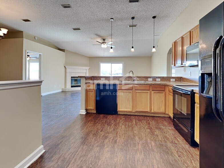 Building Photo - 2523 Sandhaven Ct