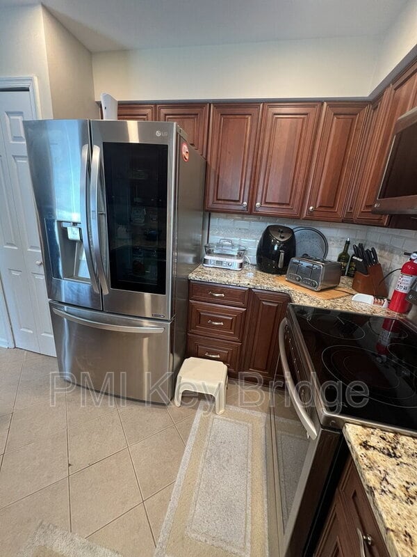 Building Photo - 7427 Salford Ct