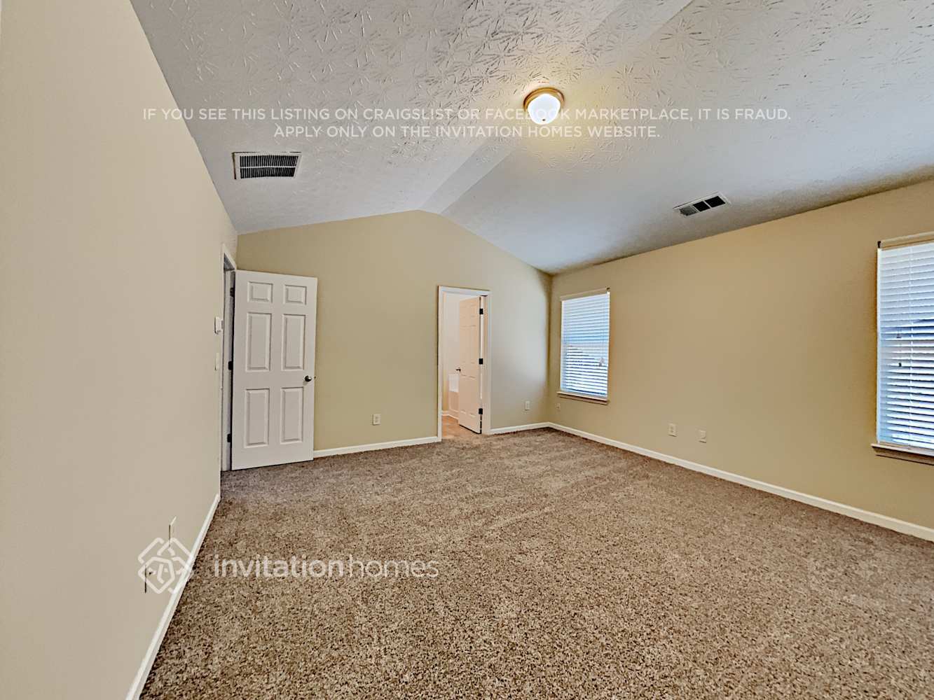 Building Photo - 9481 Lakeview Rd
