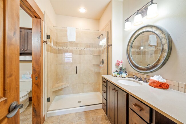 Building Photo - 669 Commerce St