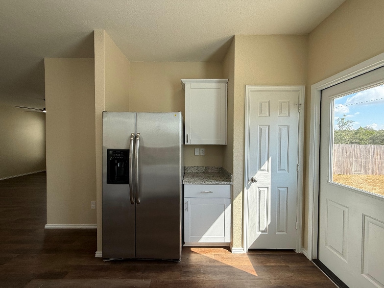 Building Photo - 11232 Long Rider