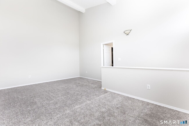 Building Photo - 25 Stanley St