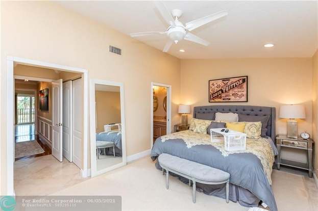 Building Photo - 270 Captains Walk