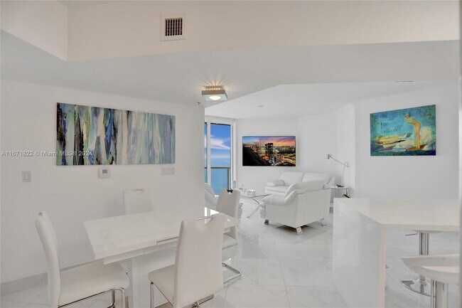 Building Photo - 16699 Collins Ave