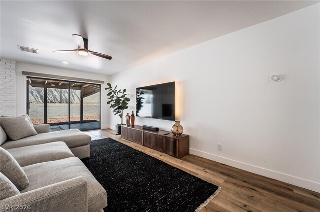 Building Photo - 2206 Heavenly View Dr