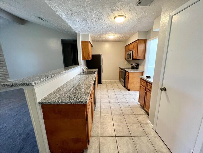 Building Photo - 6502 Bazel Brook Dr