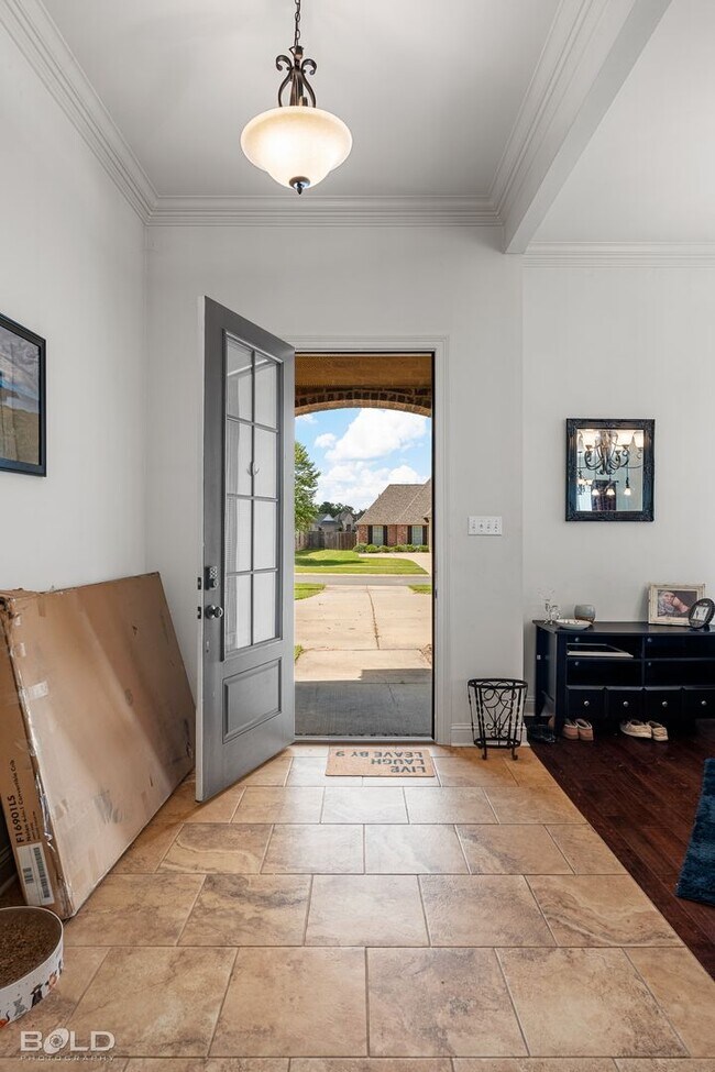 Building Photo - Gorgeous Home For Rent!!