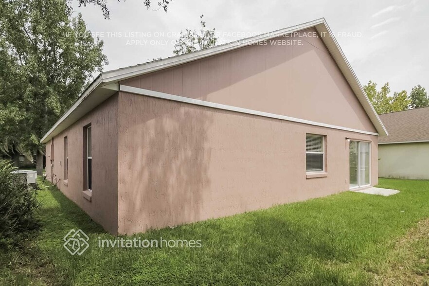 Building Photo - 428 Lancers Dr