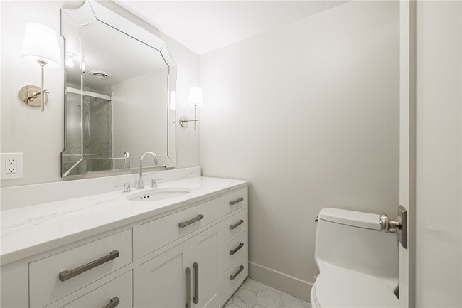 Building Photo - 1397 East Ave