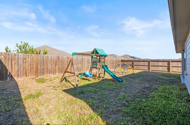 Building Photo - 7302 Star Gazer Dr