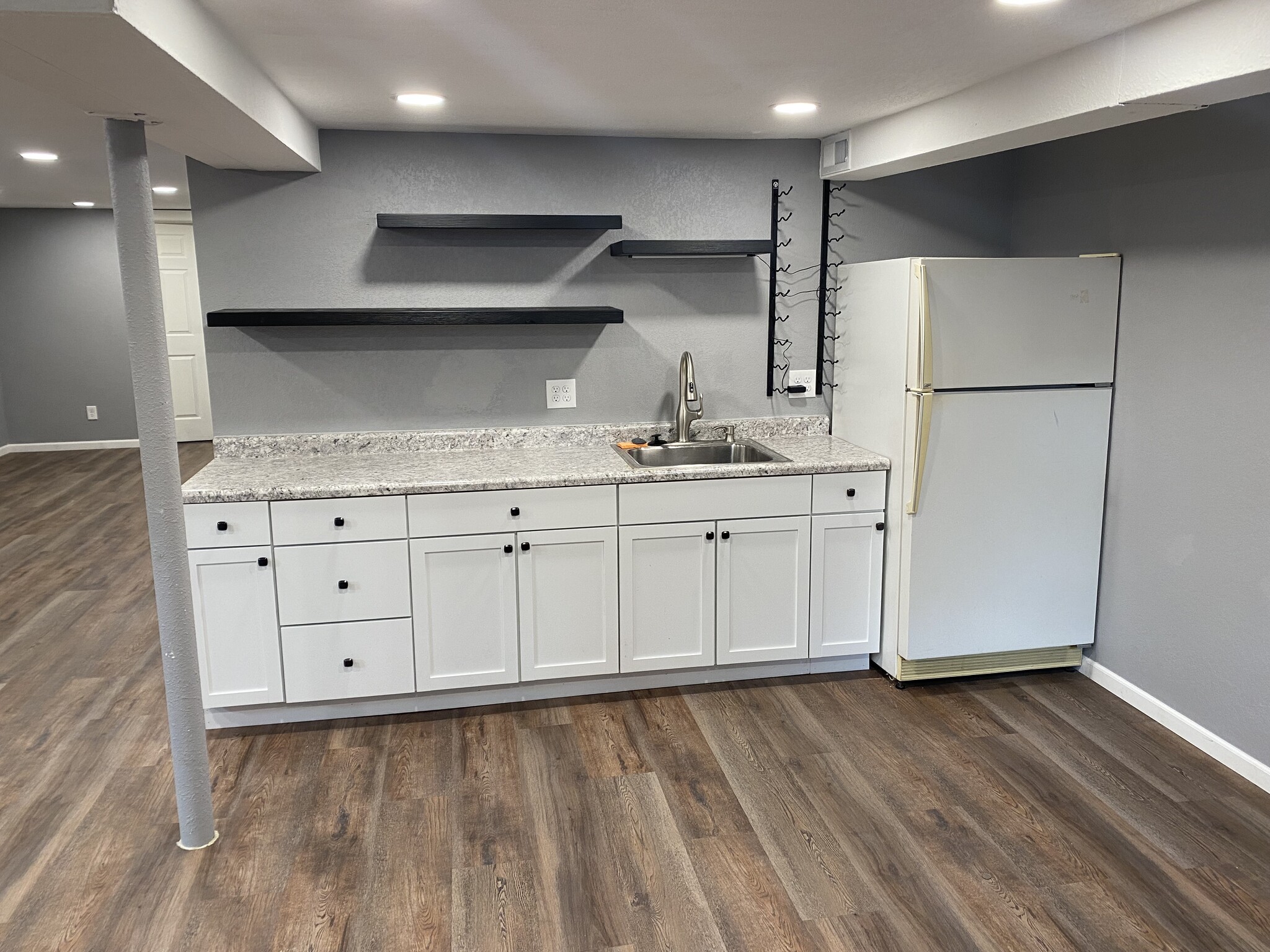 FULL WET BAR AND FRIDGE IN LOWER LEVEL - 2909 Sussex Ln