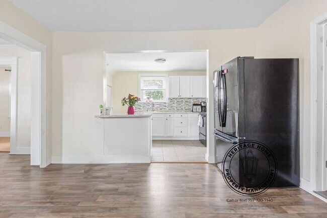 Building Photo - "Charming 3-Bedroom Home with Spacious Interiors in Norfolk's Heart!"