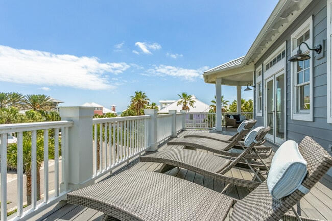 Building Photo - 681 Ocean Palm Way