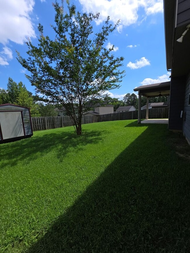 Building Photo - Beautiful Oasis in Columbus
