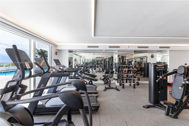 Building Photo - 345 Ocean Dr