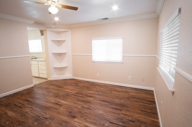 Building Photo - 150 S Lincoln St