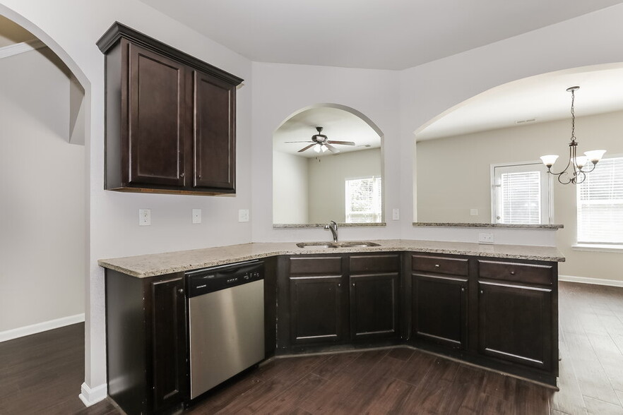 Building Photo - 308 Sweet Ashley Way
