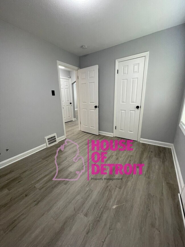 Building Photo - Beautiful 3 Bedroom Single Family ~Summer ...